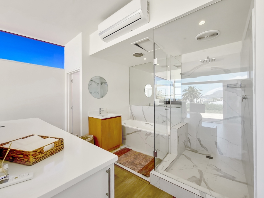 4 Bedroom Property for Sale in Camps Bay Western Cape